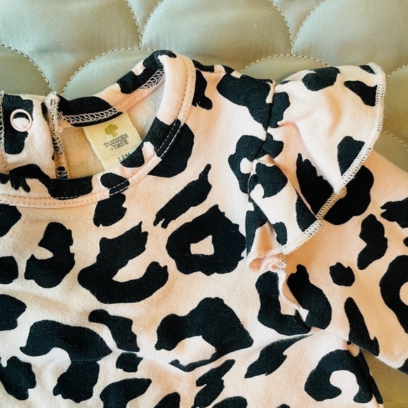 Tucker and Tate fleece lined ruffle sweater sz 12 month - Picture 3 of 3